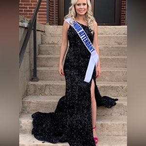 Black sherri hill prom dress size 2